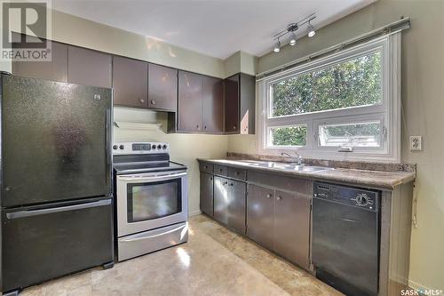 341 Arthur Street, Regina, SK - Indoor Photo Showing Kitchen