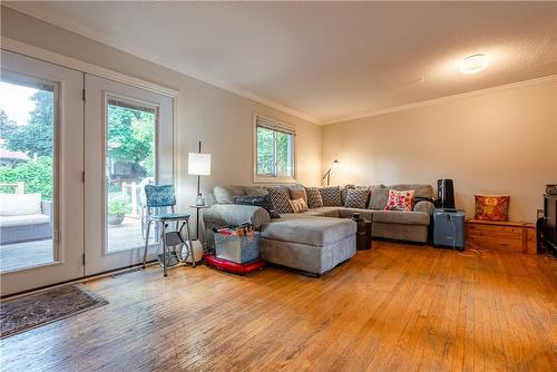 121 Ripley Court|Unit #9, Oakville, ON - Indoor Photo Showing Living Room