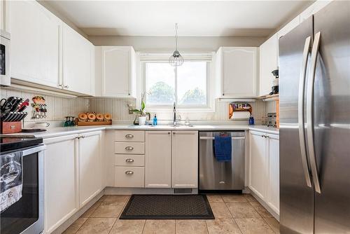 121 Ripley Court|Unit #9, Oakville, ON - Indoor Photo Showing Kitchen With Stainless Steel Kitchen