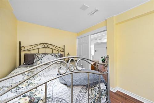 3085 Kingswood Crescent, Niagara Falls, ON - Indoor Photo Showing Bedroom