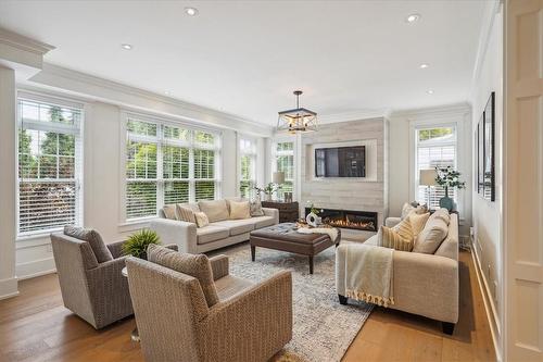 621 Hurd Avenue, Burlington, ON - Indoor Photo Showing Living Room With Fireplace