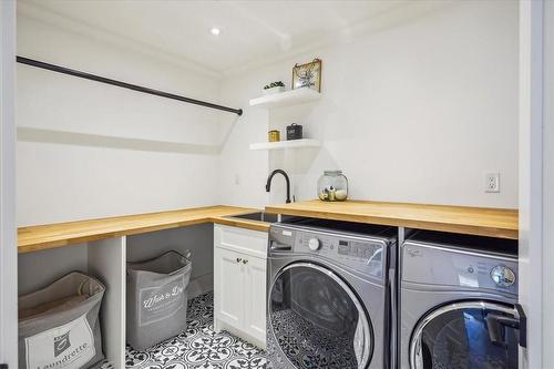 621 Hurd Avenue, Burlington, ON - Indoor Photo Showing Laundry Room