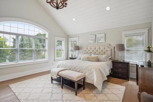 621 Hurd Avenue, Burlington, ON - Indoor Photo Showing Bedroom