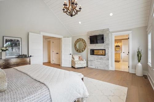 621 Hurd Avenue, Burlington, ON - Indoor Photo Showing Bedroom With Fireplace