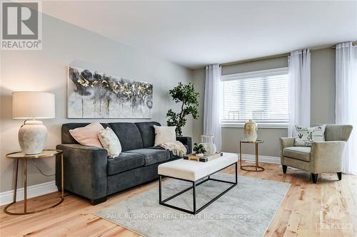 93 Darquise Street, Clarence-Rockland, ON - Indoor Photo Showing Living Room