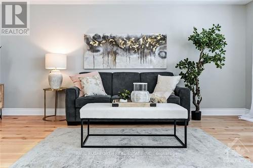 93 Darquise Street, Clarence-Rockland, ON - Indoor Photo Showing Living Room