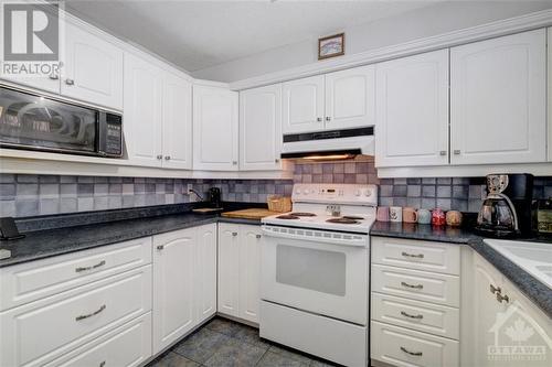 1479 Bradshaw Crescent, Ottawa, ON - Indoor Photo Showing Kitchen