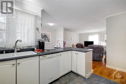 1479 Bradshaw Crescent, Ottawa, ON - Indoor Photo Showing Kitchen