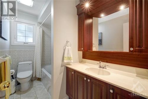 1479 Bradshaw Crescent, Ottawa, ON - Indoor Photo Showing Bathroom