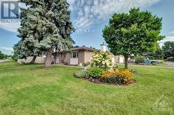 1479 BRADSHAW CRESCENT  Ottawa, ON K1B 5G1