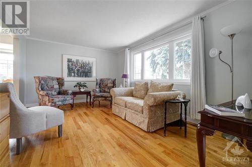 1479 Bradshaw Crescent, Ottawa, ON - Indoor Photo Showing Living Room