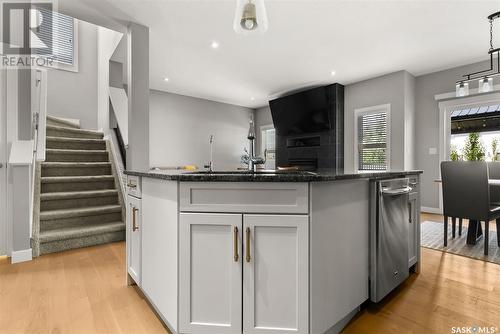 4522 Green Brooks Way E, Regina, SK - Indoor Photo Showing Kitchen