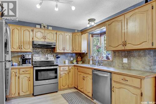 46 Willow Crescent, Fort Qu'Appelle, SK - Indoor Photo Showing Kitchen With Double Sink