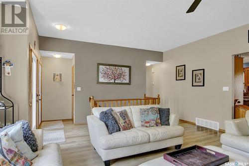 46 Willow Crescent, Fort Qu'Appelle, SK - Indoor Photo Showing Living Room