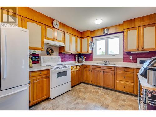 1262 Bednesti Crescent, Prince George, BC - Indoor Photo Showing Dining Room