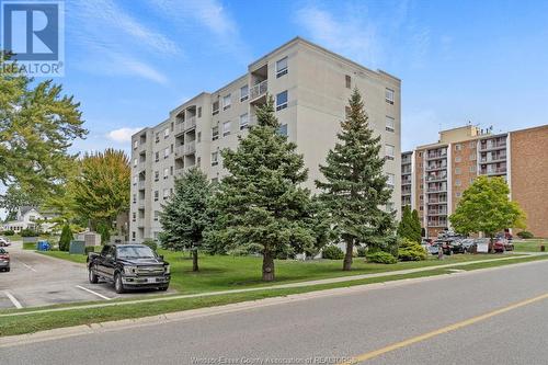 100 Pickering Unit# 403, Amherstburg, ON - Outdoor With Balcony With Facade