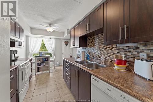 100 Pickering Unit# 403, Amherstburg, ON - Indoor Photo Showing Kitchen With Double Sink With Upgraded Kitchen