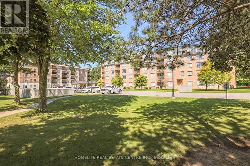 117 - 8111 Forest Glen Drive, Niagara Falls, ON - Outdoor