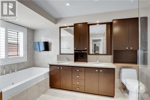 36 Cimarron Crescent, Ottawa, ON - Indoor Photo Showing Bathroom