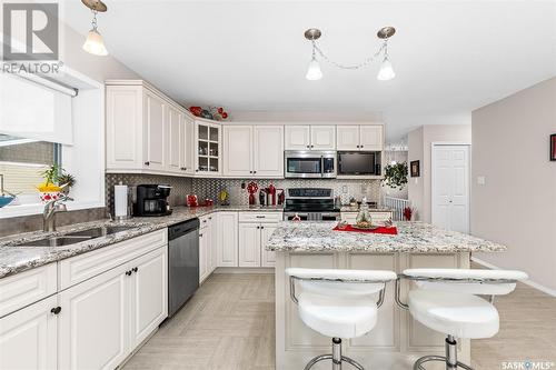 1647 Admiral Crescent, Moose Jaw, SK - Indoor Photo Showing Kitchen With Double Sink