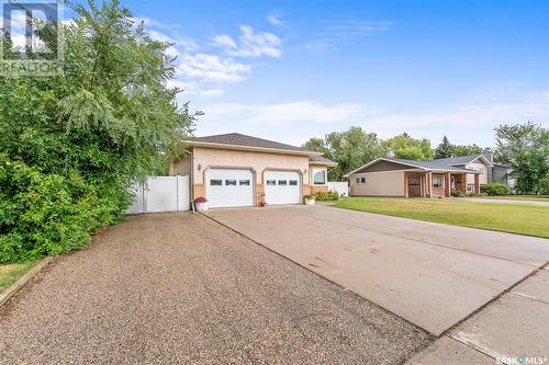 1647 Admiral Crescent, Moose Jaw, SK - Outdoor