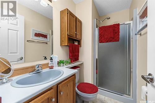 1647 Admiral Crescent, Moose Jaw, SK - Indoor Photo Showing Bathroom