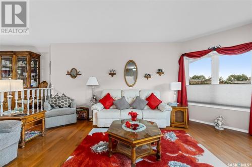 1647 Admiral Crescent, Moose Jaw, SK - Indoor Photo Showing Living Room