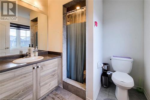 41 Cooke Avenue, Brantford, ON - Indoor Photo Showing Bathroom