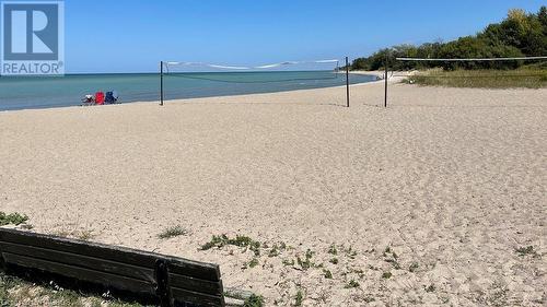 Beach Volley Ball - 2 blocks away - 509 Abenaki Drive, Point Clark, ON 