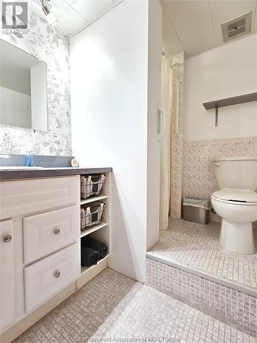 58 Coatsworth Avenue, Chatham, ON - Indoor Photo Showing Bathroom