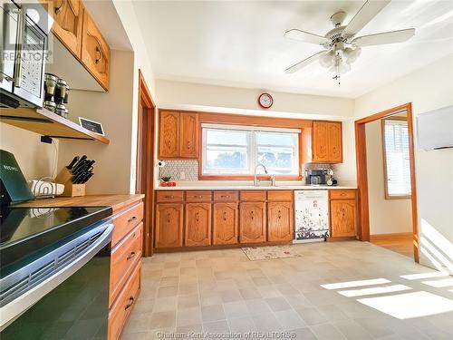 58 Coatsworth Avenue, Chatham, ON - Indoor Photo Showing Kitchen