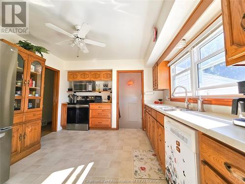 58 Coatsworth Avenue, Chatham, ON - Indoor Photo Showing Kitchen