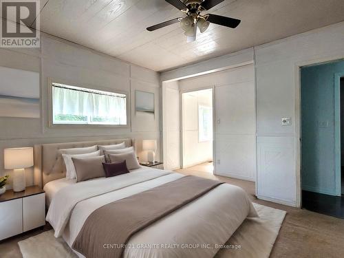 192 Circle Road, Hastings Highlands, ON - Indoor Photo Showing Bedroom