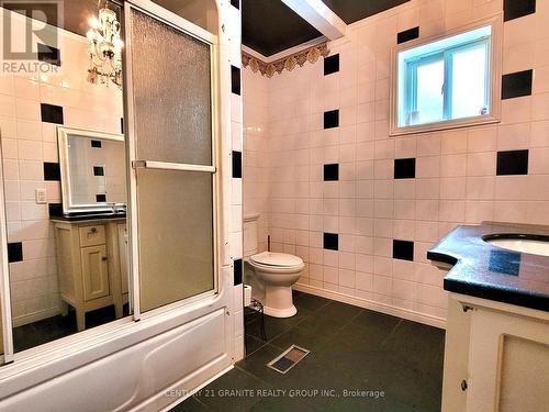 192 Circle Road, Hastings Highlands, ON - Indoor Photo Showing Bathroom