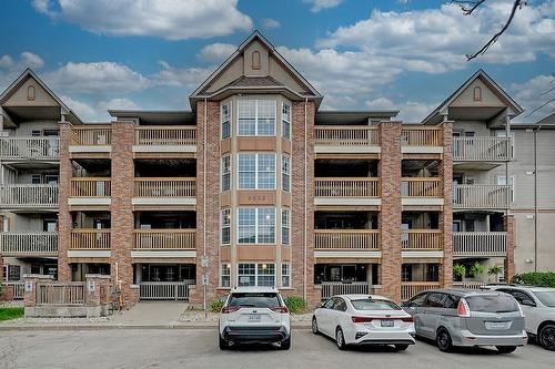 4003 Kilmer Drive Unit# 309, Burlington, ON - Outdoor With Balcony With Facade