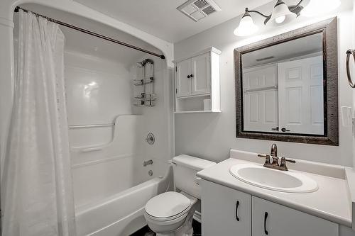 4003 Kilmer Drive Unit# 309, Burlington, ON - Indoor Photo Showing Bathroom