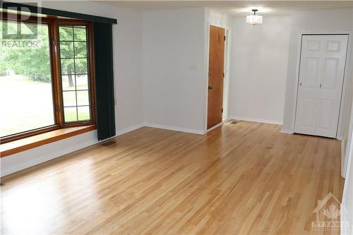 2500 Roman Avenue, Ottawa, ON - Indoor Photo Showing Other Room