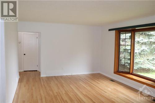 2500 Roman Avenue, Ottawa, ON - Indoor Photo Showing Other Room