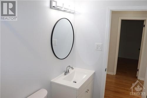 2500 Roman Avenue, Ottawa, ON - Indoor Photo Showing Bathroom