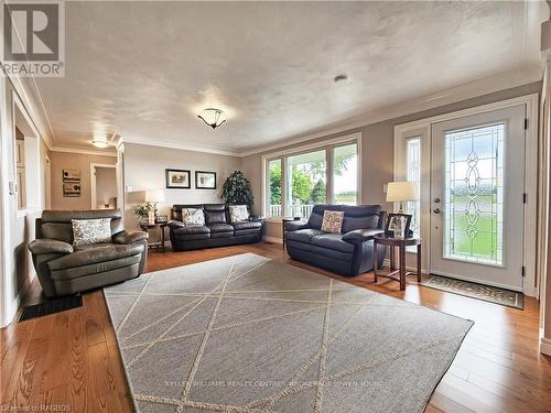 41456 Harriston Road, Morris-Turnberry, ON - Indoor Photo Showing Living Room