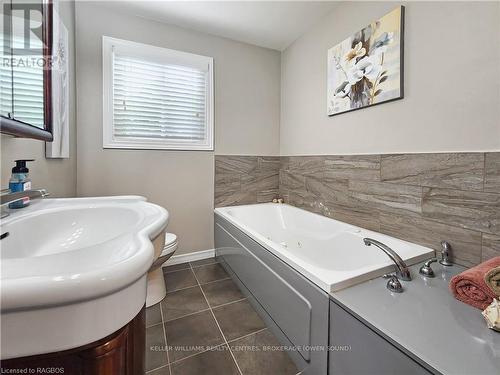 41456 Harriston Road, Morris-Turnberry, ON - Indoor Photo Showing Bathroom