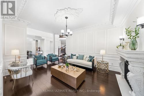 96 Northdale Road, Toronto (St. Andrew-Windfields), ON - Indoor Photo Showing Living Room