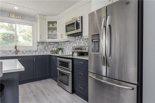 1119 8Th Concession Road W, Hamilton, ON - Indoor Photo Showing Kitchen With Upgraded Kitchen