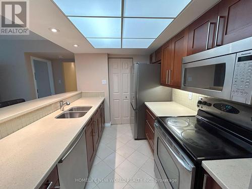 2006 - 77 Harbour Square, Toronto (Waterfront Communities), ON - Indoor Photo Showing Kitchen With Double Sink