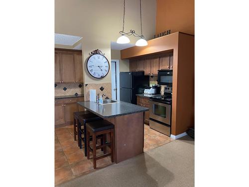 190 - 850 Northstar Drive, Kimberley, BC - Indoor Photo Showing Kitchen