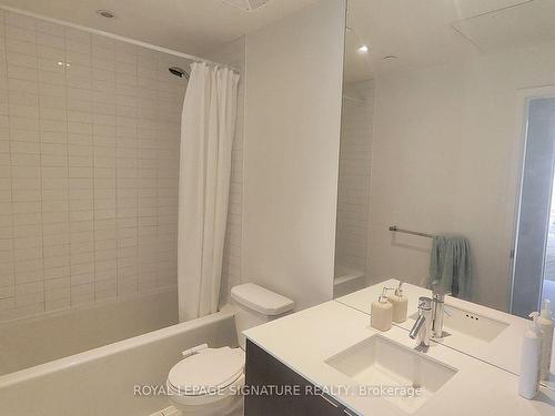 306-5005 Harvard Rd, Mississauga, ON - Indoor Photo Showing Bathroom