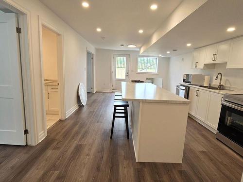 Bsmt-7431 Majestic Tr, Niagara Falls, ON - Indoor Photo Showing Kitchen