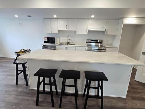 Bsmt-7431 Majestic Tr, Niagara Falls, ON - Indoor Photo Showing Kitchen