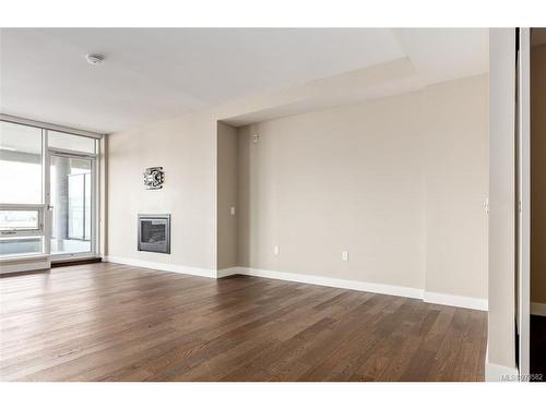 203-3529 Dolphin Dr, Nanoose Bay, BC - Indoor Photo Showing Living Room