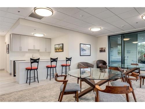 203-3529 Dolphin Dr, Nanoose Bay, BC - Indoor Photo Showing Dining Room